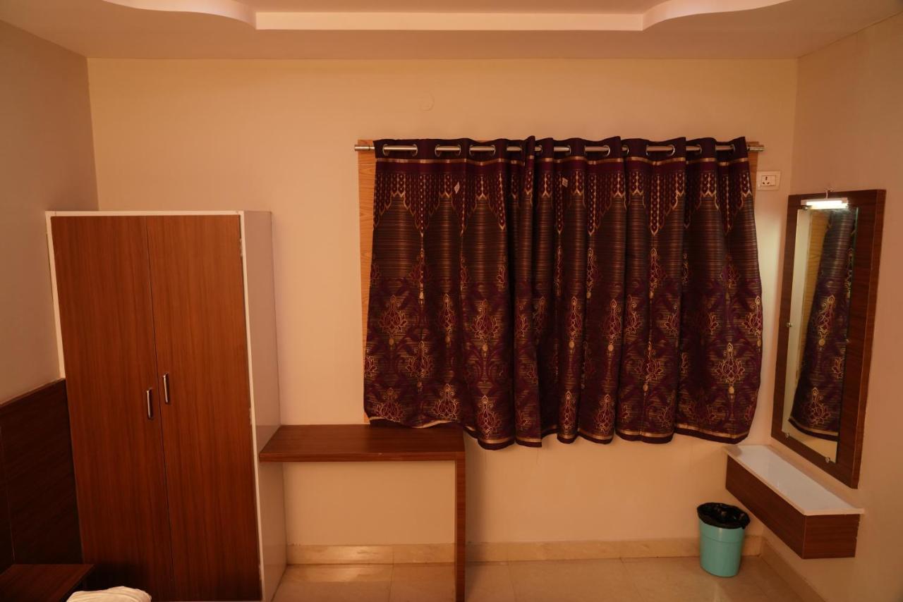 Swagath Residency Kākināda Εξωτερικό φωτογραφία