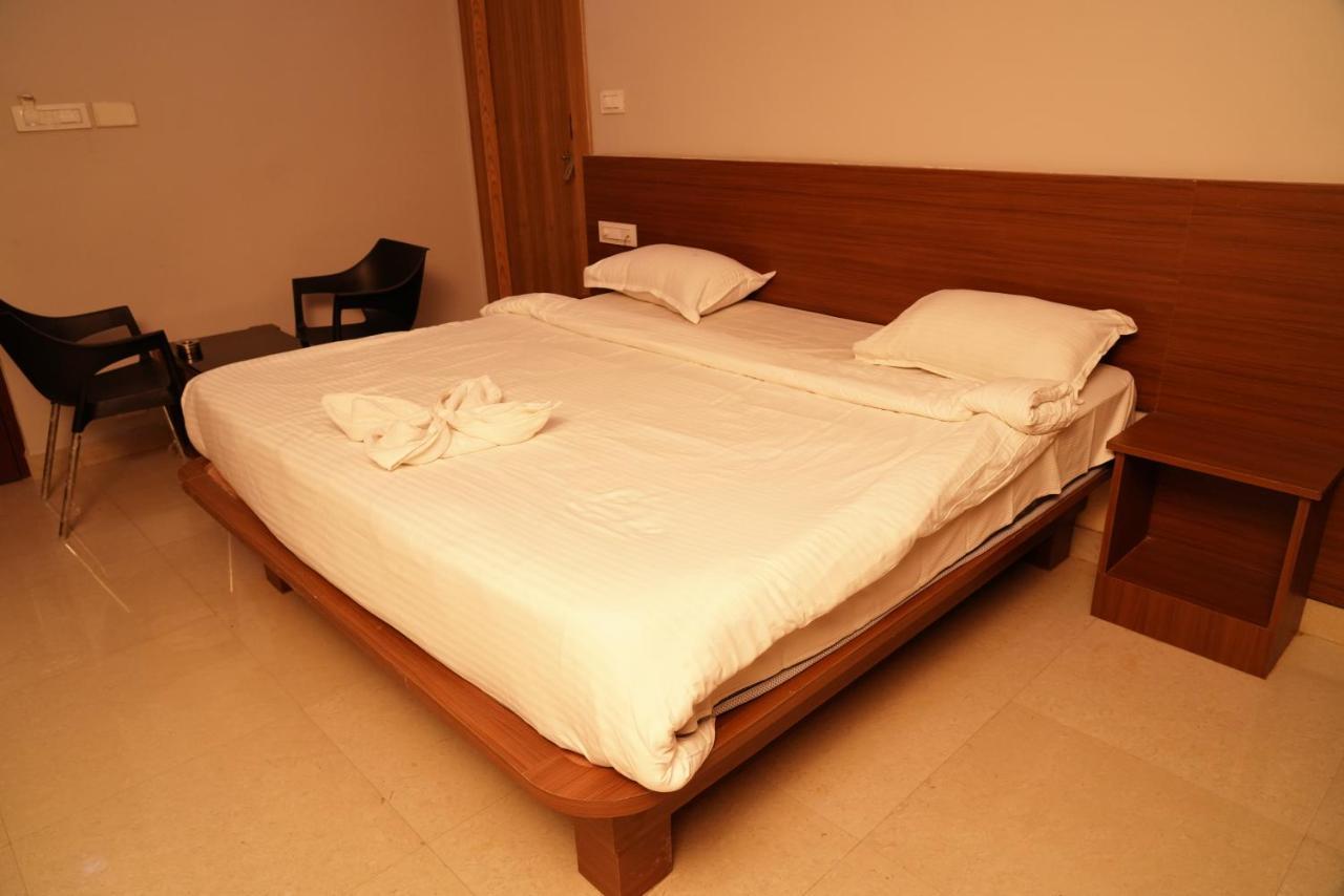 Swagath Residency Kākināda Εξωτερικό φωτογραφία