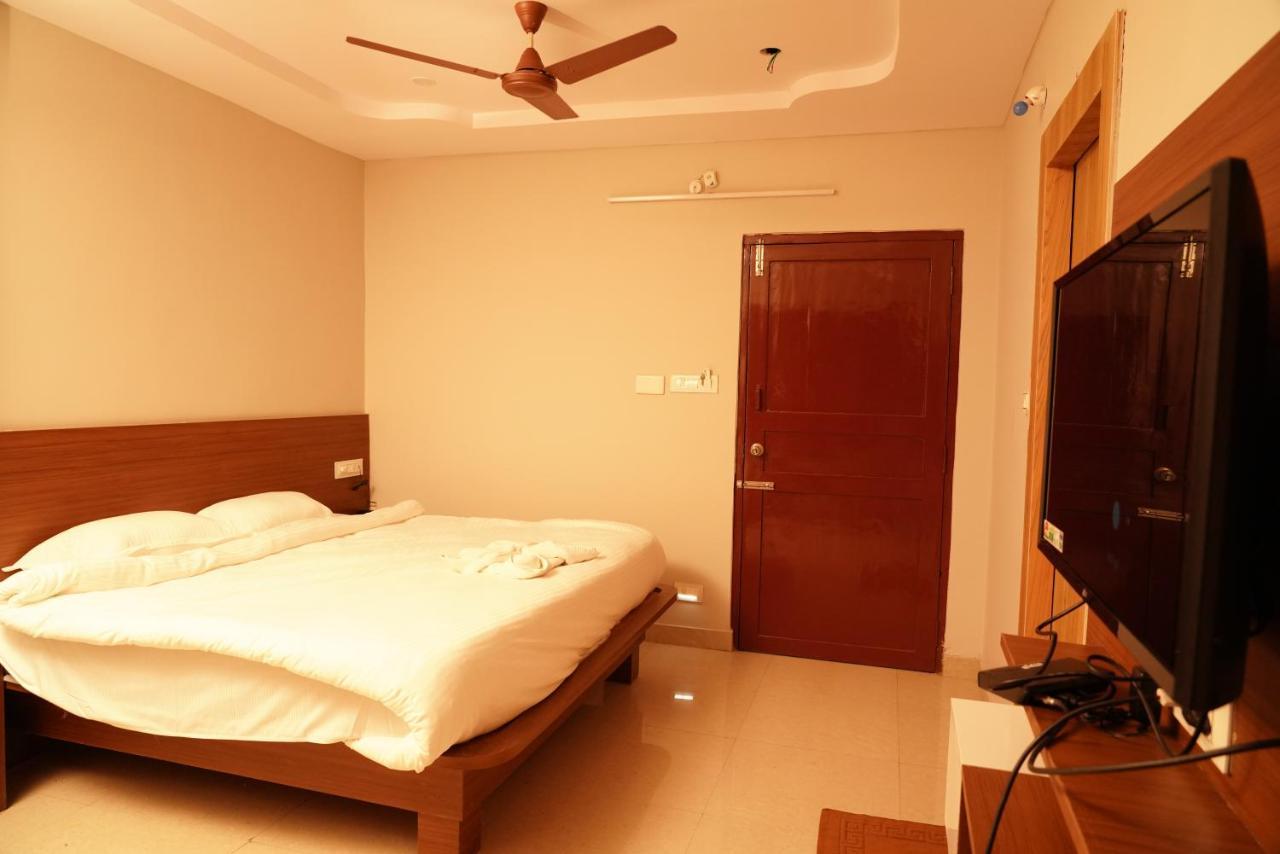 Swagath Residency Kākināda Εξωτερικό φωτογραφία