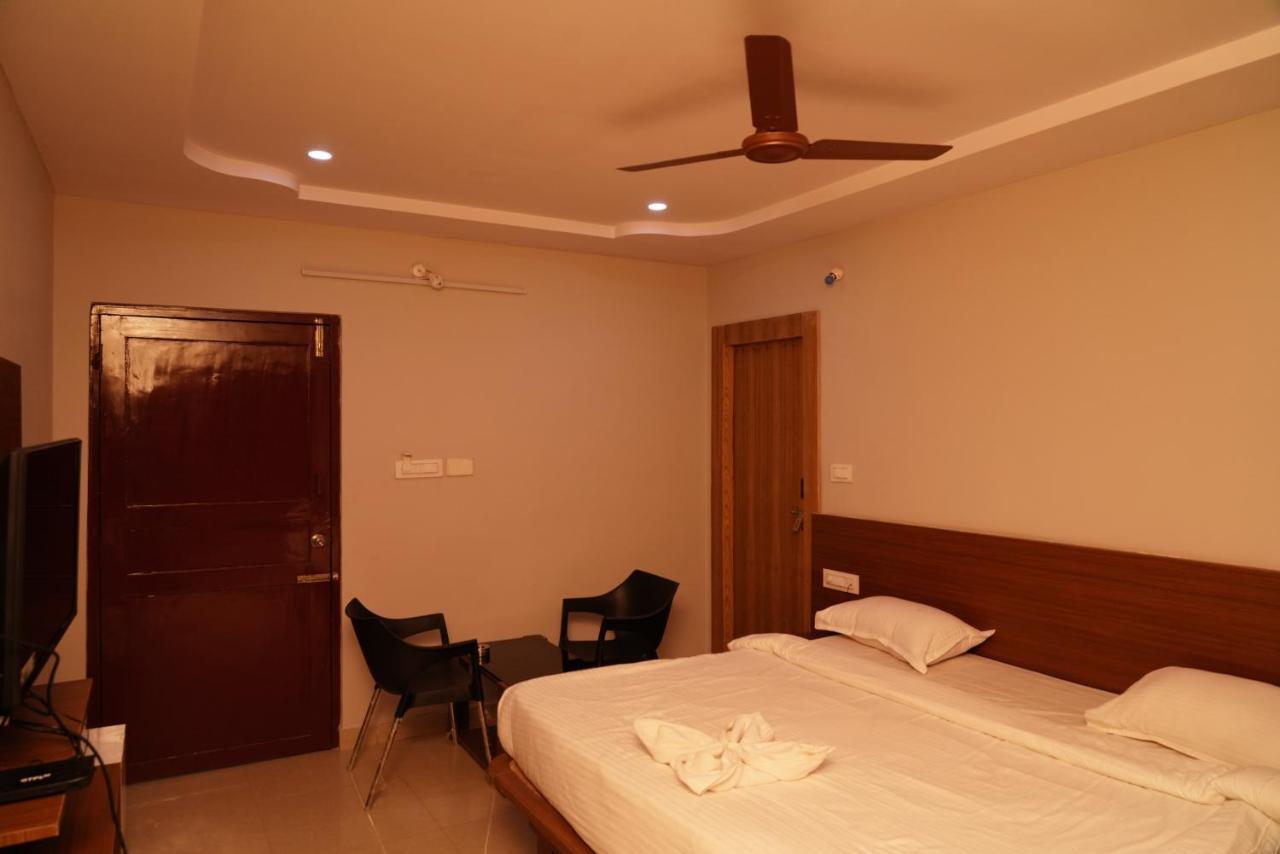 Swagath Residency Kākināda Εξωτερικό φωτογραφία