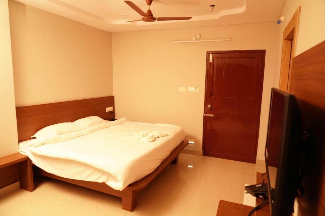 Swagath Residency Kākināda Εξωτερικό φωτογραφία